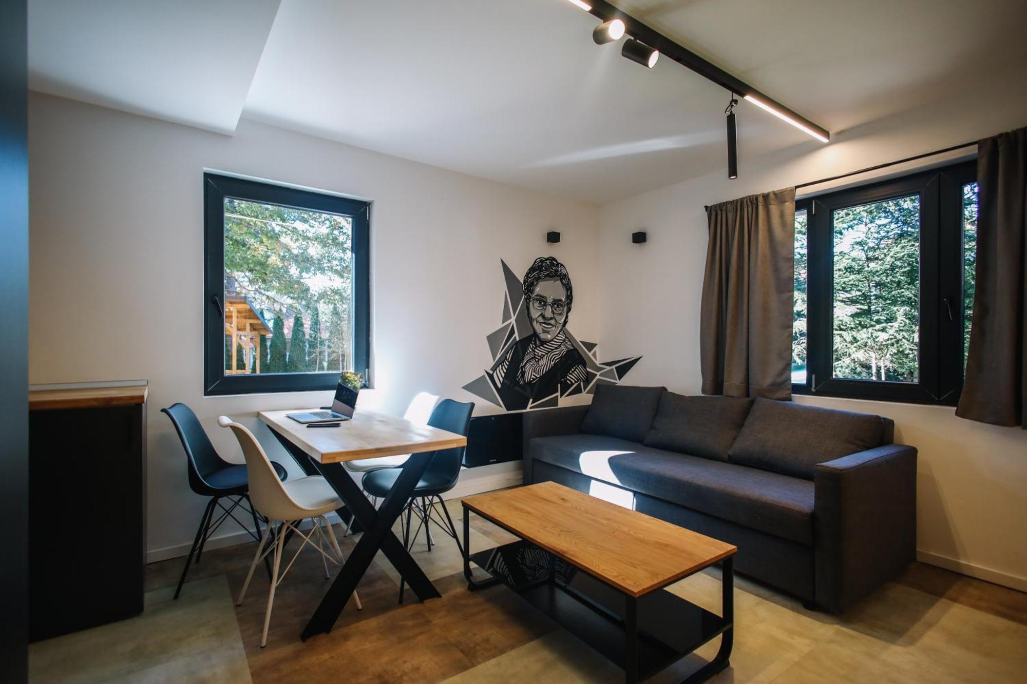 Montanova Apartment *